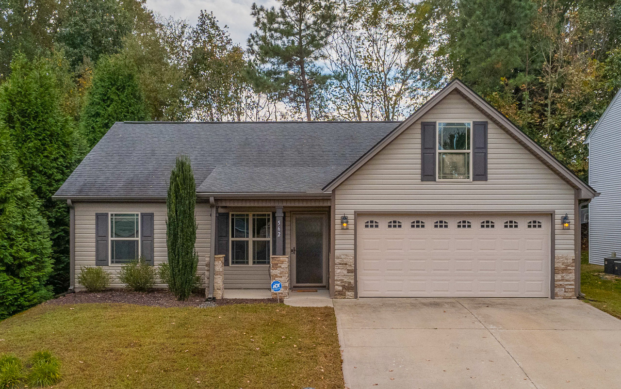 562 Chastine drive, Spartanburg, South Carolina 29301, 3 Bedrooms Bedrooms, ,2 BathroomsBathrooms,Single Family,For Sale,Chastine,1,1104