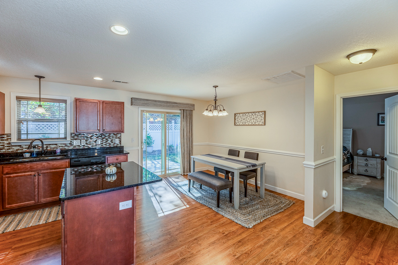 562 Chastine drive, Spartanburg, South Carolina 29301, 3 Bedrooms Bedrooms, ,2 BathroomsBathrooms,Single Family,For Sale,Chastine,1,1104