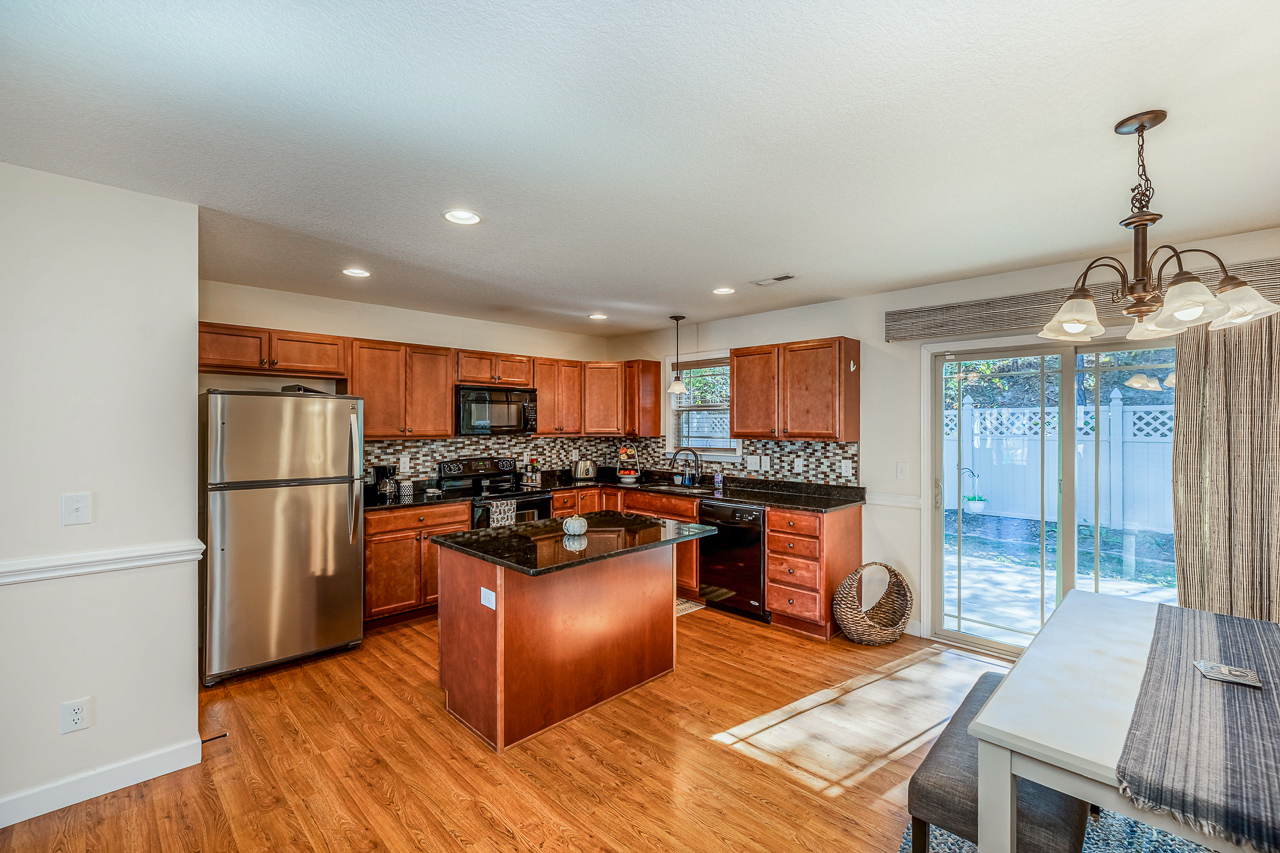 562 Chastine drive, Spartanburg, South Carolina 29301, 3 Bedrooms Bedrooms, ,2 BathroomsBathrooms,Single Family,For Sale,Chastine,1,1104