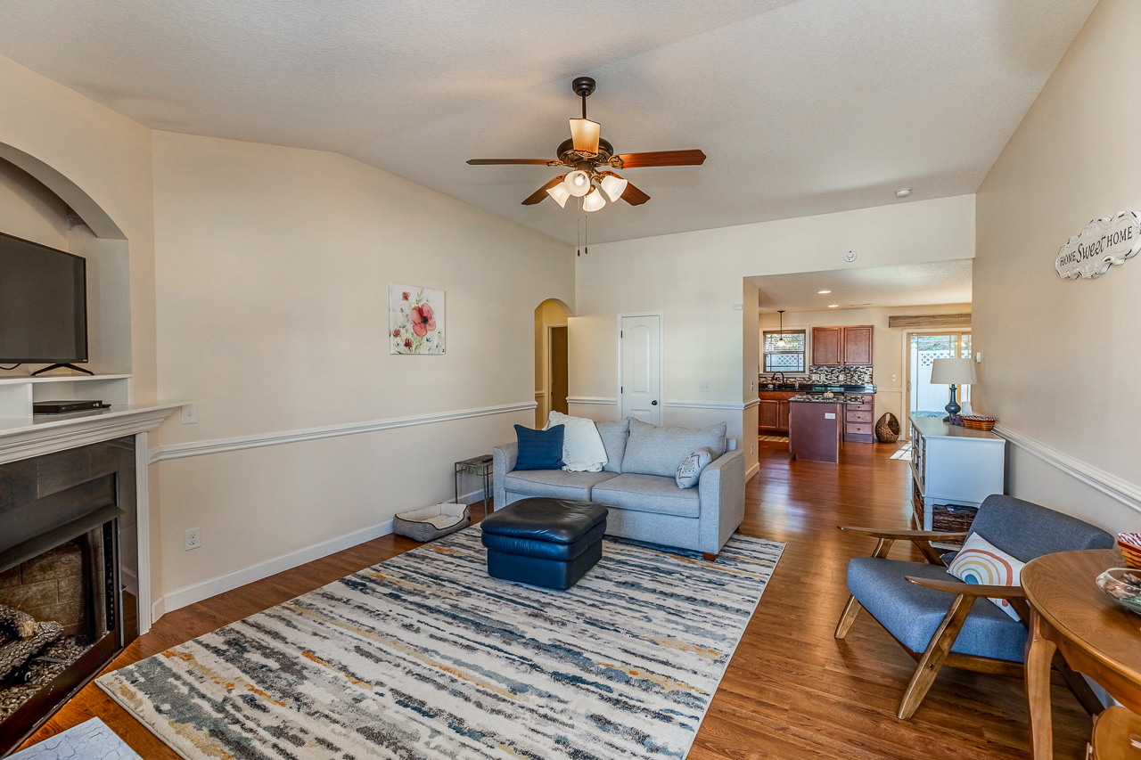 562 Chastine drive, Spartanburg, South Carolina 29301, 3 Bedrooms Bedrooms, ,2 BathroomsBathrooms,Single Family,For Sale,Chastine,1,1104